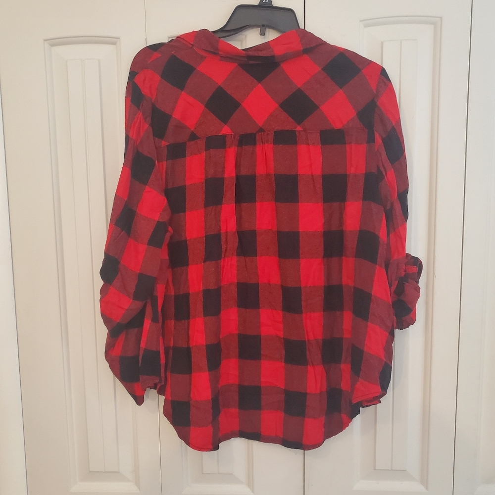 Button down top🍒 - Picture 10 of 11